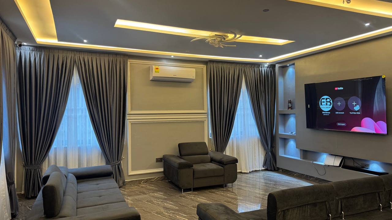 Grand Lounge, Coffered Ceiling